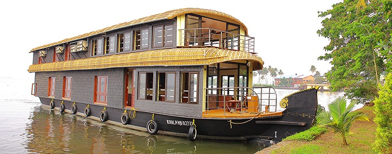 Six Bedroom Deluxe Houseboat