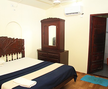 Two Bedroom Deluxe Houseboat