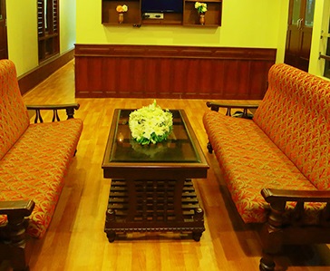 Six Bedroom Deluxe Houseboat