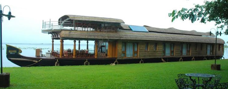 Four Bedroom Deluxe Houseboat
