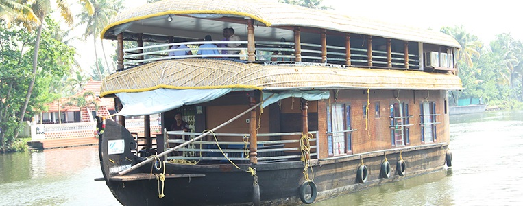three bedroom premium houseboat